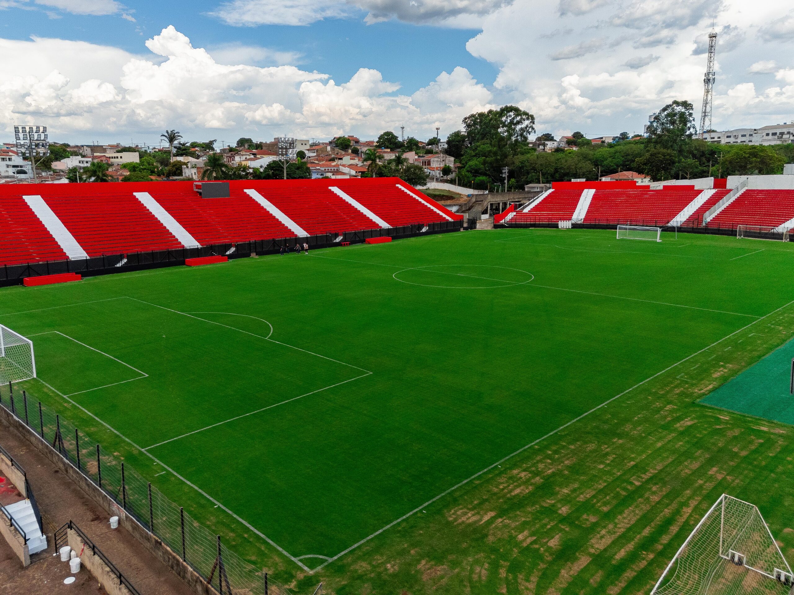 Estádio Carlos Colnaghi reformado para 2026.